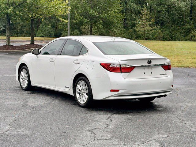 Used 2013 Lexus ES 300h w/ Luxury Pkg FWD image 5