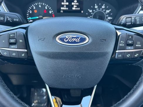 Used 2022 Ford Escape SE w/ SE Sport Appearance Package image 10
