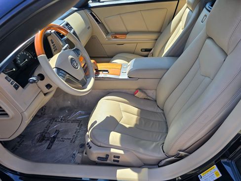 Used 2007 Cadillac XLR RWD image 24