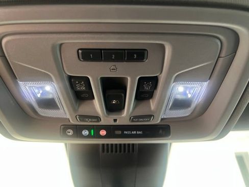 Used 2025 GMC Sierra 1500 Denali w/ Denali Reserve Package AWD/4WD image 23