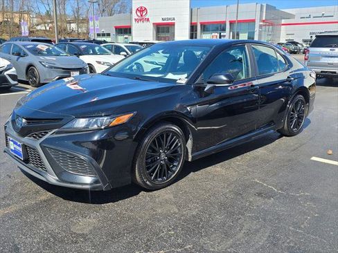 Certified 2022 Toyota Camry SE w/ Convenience Package FWD image 3