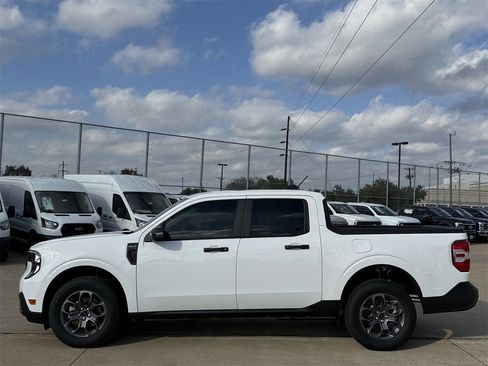 New 2025 Ford Maverick XLT image 30
