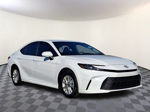 Used 2025 Toyota Camry LE AWD/4WD image 1