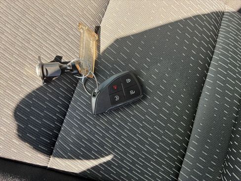 Used 2025 Chevrolet Equinox LT image 21