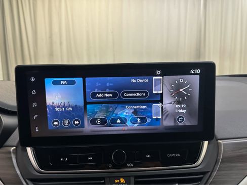 New 2025 Nissan Altima 2.5 SV image 17