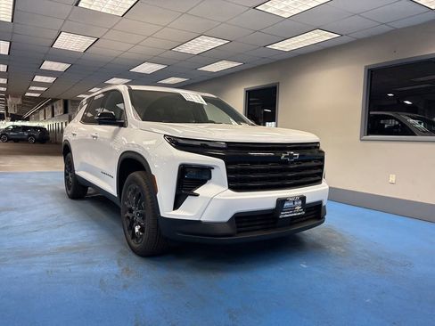 New 2026 Chevrolet Traverse LT w/ Midnight/Sport Edition FWD image 1