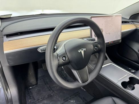 Used 2023 Tesla Model 3 Standard Range image 14