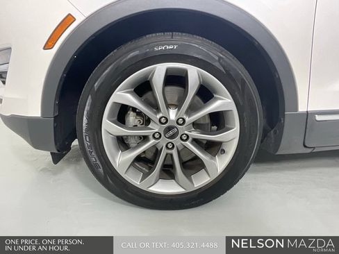 Used 2019 Lincoln MKC Select w/ Select Plus Package FWD image 10