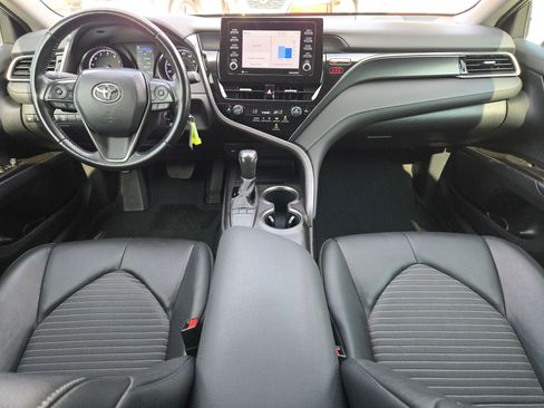 Used 2024 Toyota Camry SE image 15