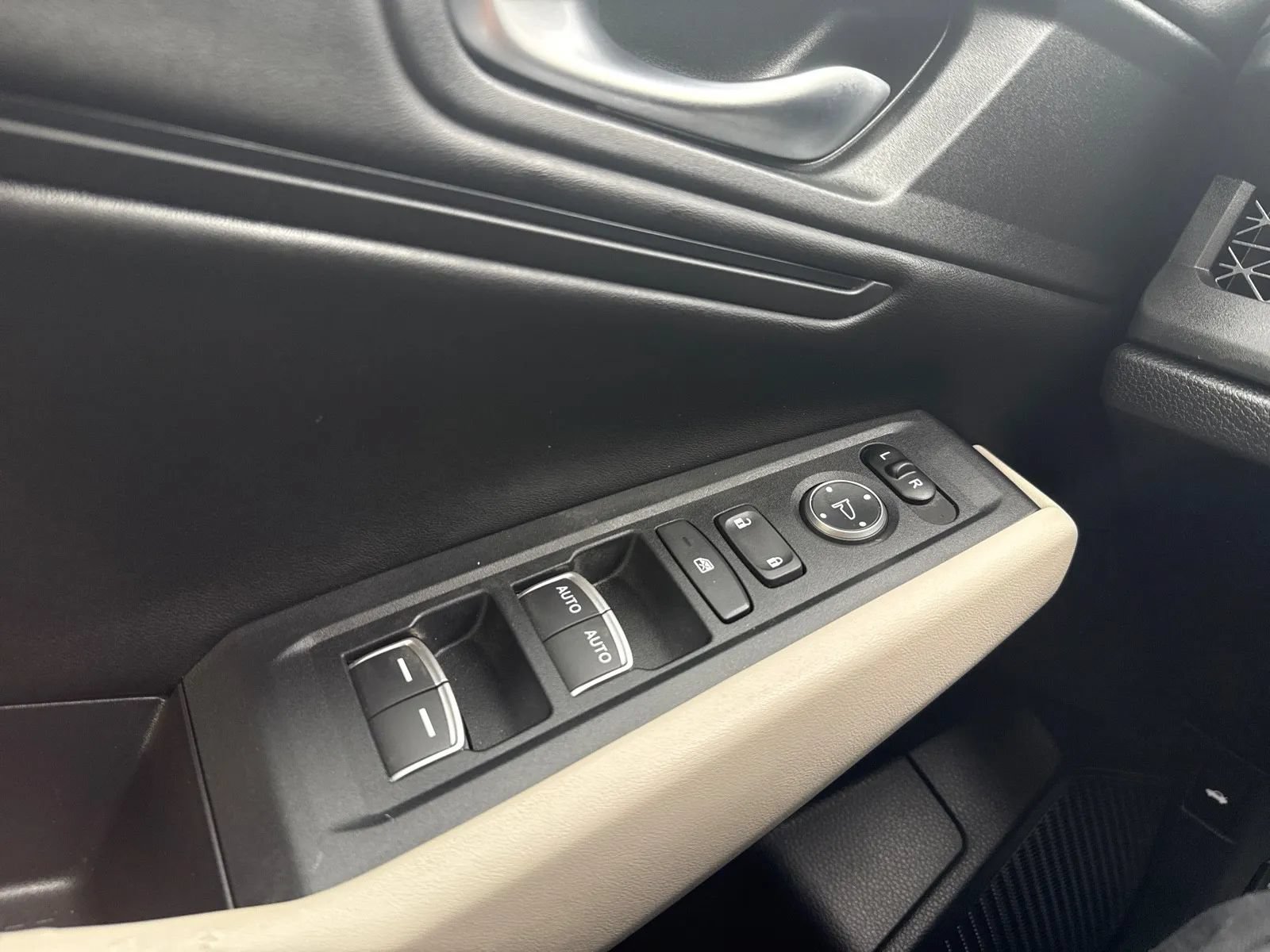 Used 2025 Honda Accord SE image 19