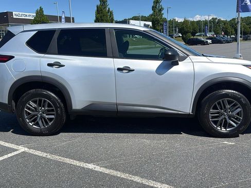 Used 2025 Nissan Rogue S AWD/4WD image 3