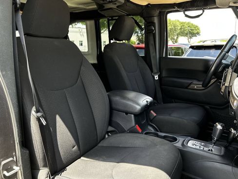Used 2017 Jeep Wrangler Unlimited Sport w/ Quick Order Package 24S AWD/4WD image 26