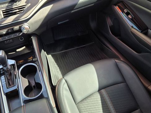 Used 2025 Nissan Altima 2.5 SR image 16