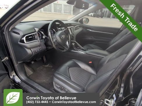 Used 2018 Toyota Camry SE image 11