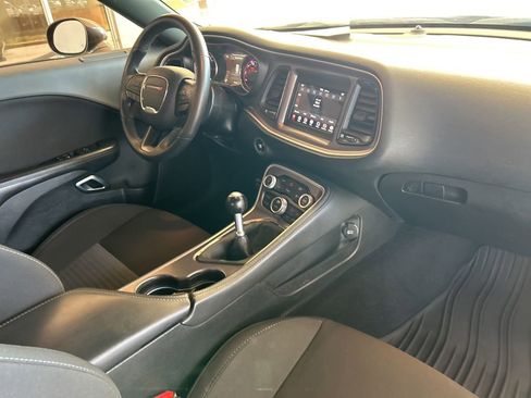 Used 2019 Dodge Challenger R/T w/ Performance Handling Group image 20