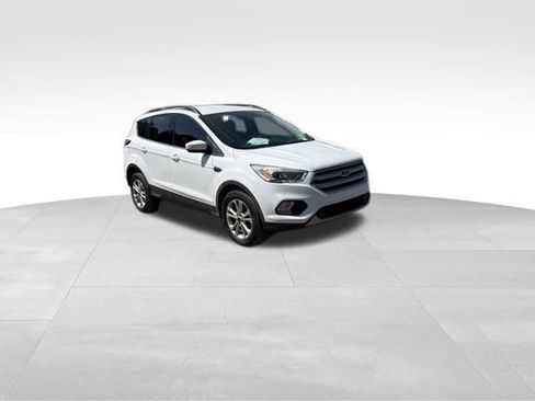 Used 2018 Ford Escape SEL AWD/4WD image 3