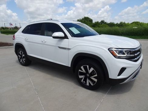 Used 2023 Volkswagen Atlas Cross Sport SE FWD image 3