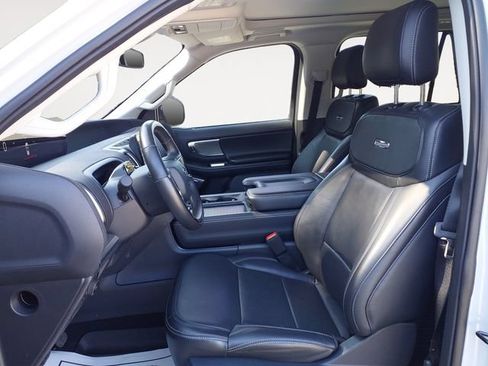 Used 2025 Ford Expedition Max Platinum w/ Driver's Package AWD/4WD image 11