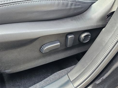 Used 2023 Subaru Forester Limited image 24