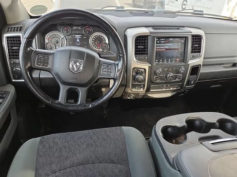 Used 2020 RAM 1500 Classic SLT w/ Luxury Group AWD/4WD image 6