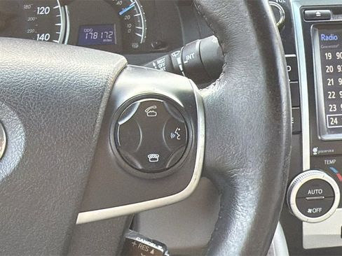 Used 2014 Toyota Camry L image 20