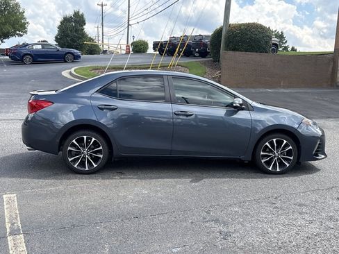 Used 2017 Toyota Corolla SE w/ Carpet Mat Package (TMS) FWD image 5