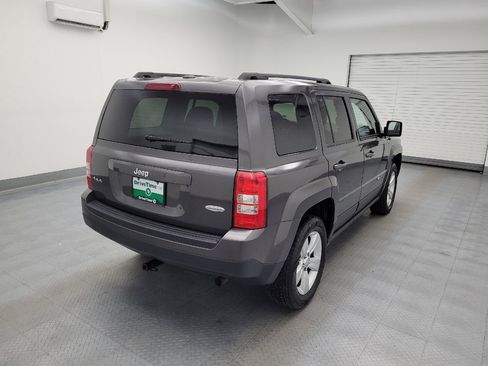 Used 2016 Jeep Patriot Latitude w/ Sun/Sound Group AWD/4WD image 9