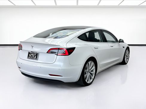 Used 2018 Tesla Model 3 RWD image 4