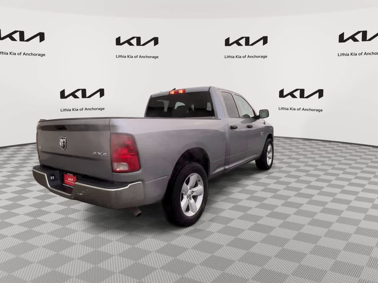 Used 2024 RAM 1500 Classic SLT AWD/4WD image 8