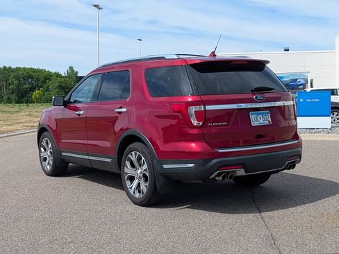 Used 2018 Ford Explorer Platinum AWD/4WD image 3