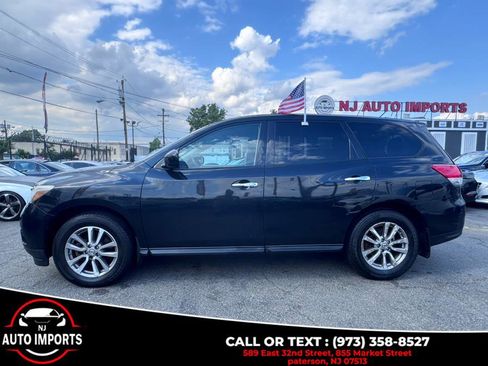 Used 2015 Nissan Pathfinder S image 4
