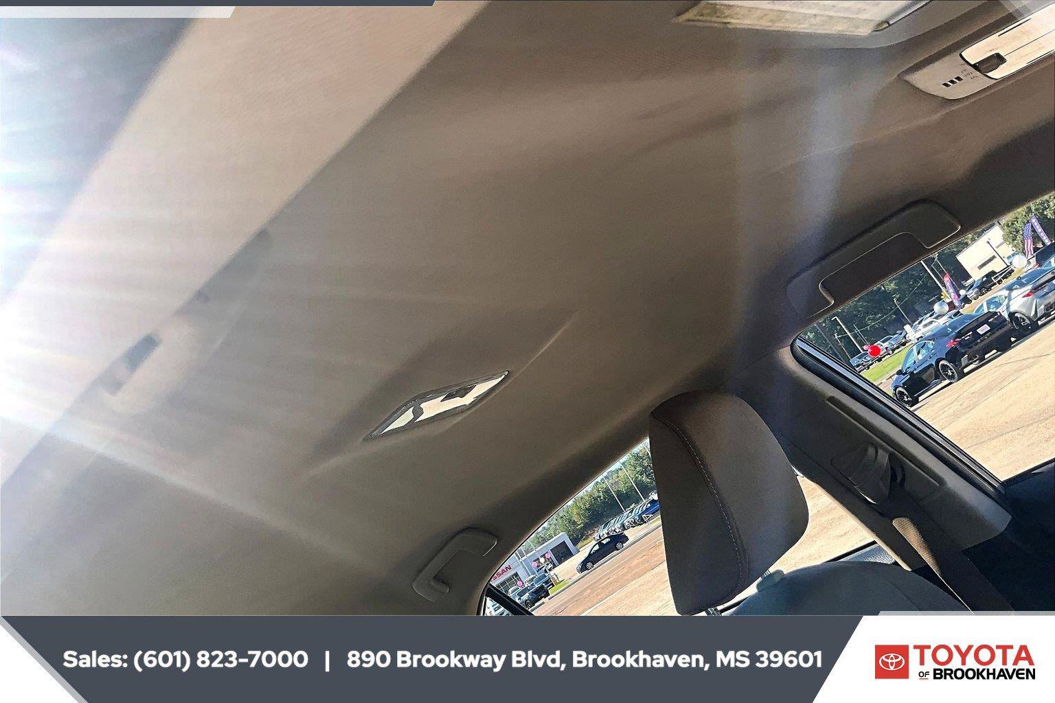 Used 2015 Toyota Corolla FWD image 16