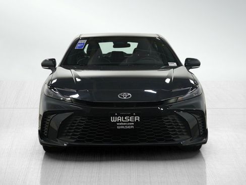 Used 2025 Toyota Camry SE image 8