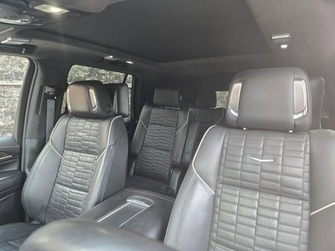 Used 2023 Cadillac Escalade Sport Platinum w/ LPO, ONYX Package image 9