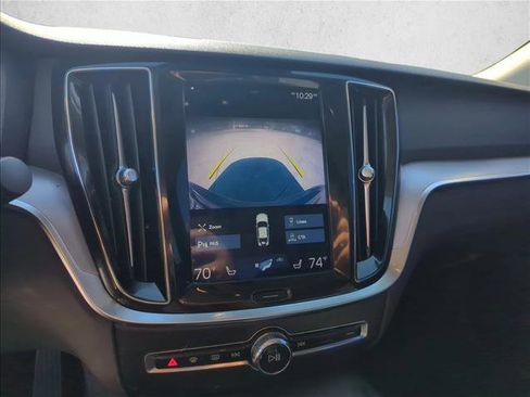 Used 2020 Volvo S60 T6 Momentum image 13