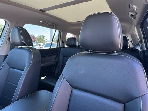 Certified 2023 Volkswagen Atlas SE w/ Panoramic Sunroof Package FWD image 11