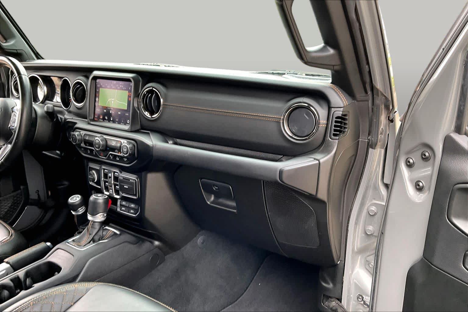 Used 2022 Jeep Gladiator Overland AWD/4WD image 18