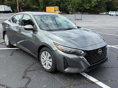 Used 2024 Nissan Sentra S FWD image 3