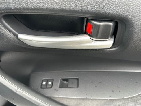 Used 2020 Toyota Corolla LE image 19