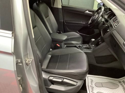 Used 2019 Volkswagen Tiguan SE AWD/4WD image 9