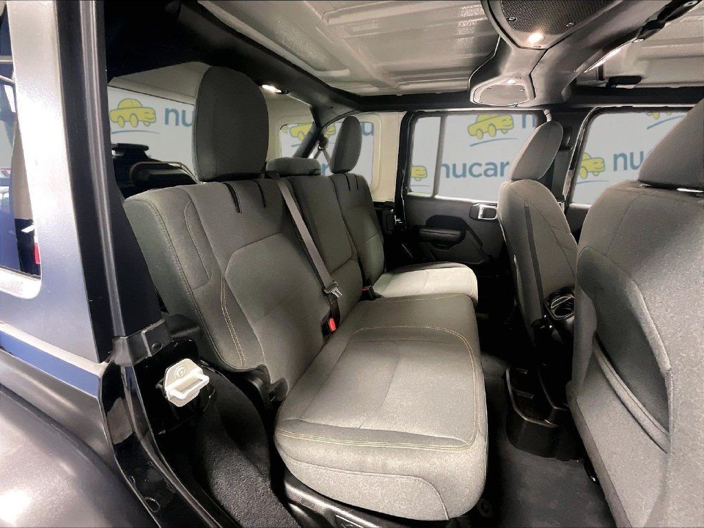 Used 2024 Jeep Wrangler Unlimited AWD/4WD image 16