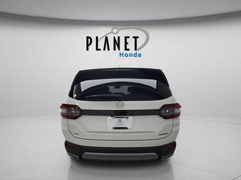 Certified 2023 Honda Pilot Touring image 4