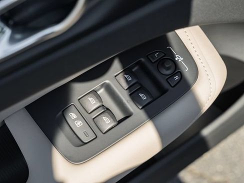 New 2027 Volvo XC60 B5 Plus AWD/4WD image 39