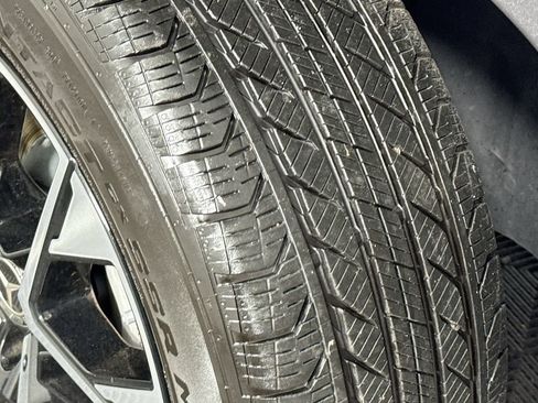 Used 2025 Mercedes-Benz GLC 350e 4MATIC image 41