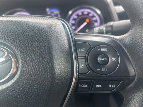 Used 2020 Toyota Camry LE image 17