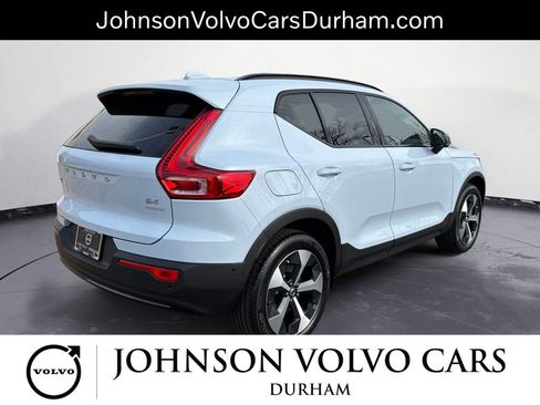 New 2026 Volvo XC40 B4 Plus w/ Climate Package image 3