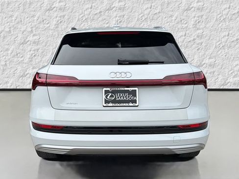Used 2019 Audi e-tron Prestige image 4