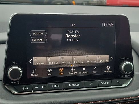 Used 2025 Nissan Rogue SV image 16