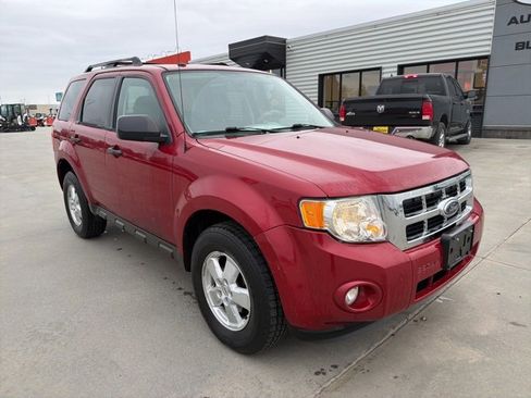 Used 2009 Ford Escape XLT image 2