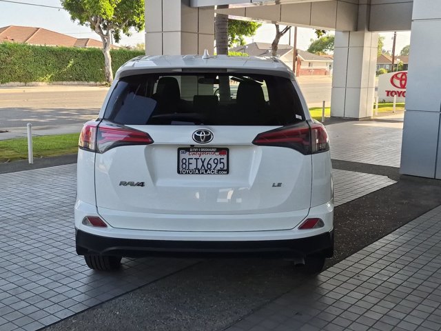 Used 2018 Toyota RAV4 LE w/ Carpet Mat Package FWD image 9